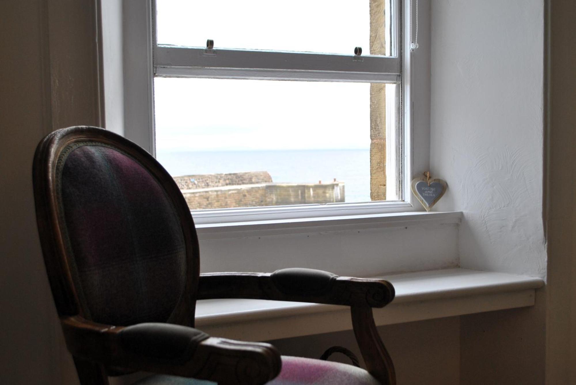 Harbour Haven- Idyllic Coastal Retreat Apartment Анстрътър Екстериор снимка